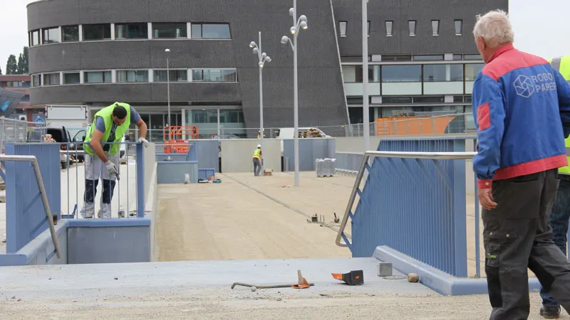 y2s3k0zfbtp9nry6sxjdsqle7 nieuwe fietsenstalling ns station sittard bijna klaar