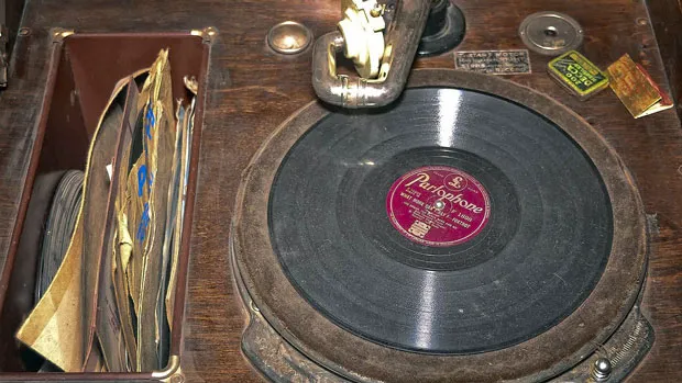 yimac9qpmmb74uq926qhrdkge record 3767251280 platenspeler antiek