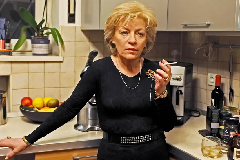 ym2qblezm2y2610cxz4rq132e childs pose02