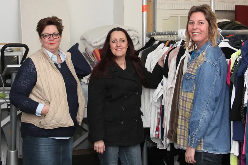 yqotbub2139qkao6gfqmnaurp monique angela en saskia