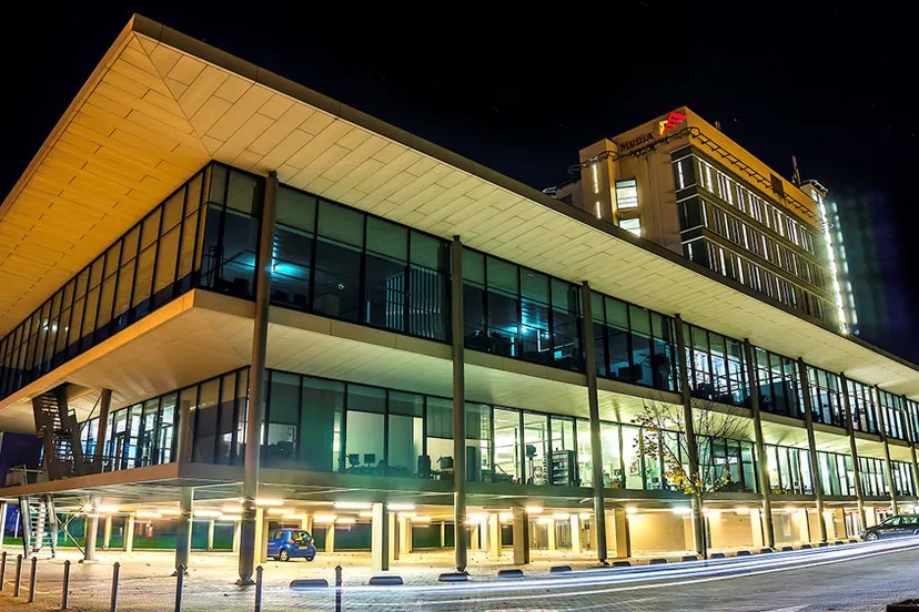 z7xyjrz2o3pfw54ep9qr6ynb3 mgl gebouw copyright jama jamoner