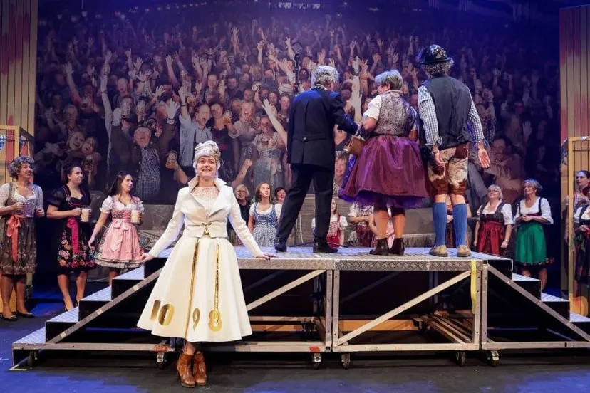 zittesje revuu oppetied marlou obers