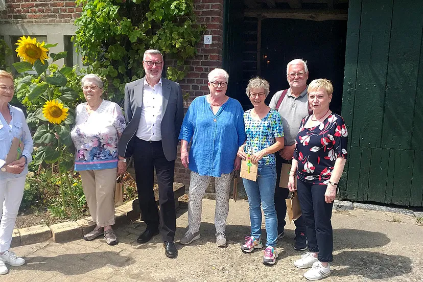 zonnebloem gops foto oud bestuur met regiovoorzitter gops