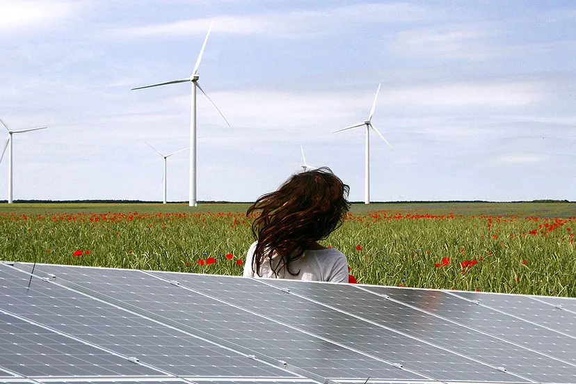 zonnepanelen en wind turbines 836619 1280