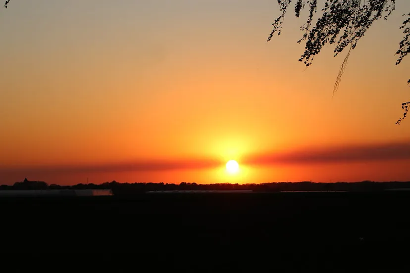 zonsdondergang 20 april 2020 na natuurbrand meinweg