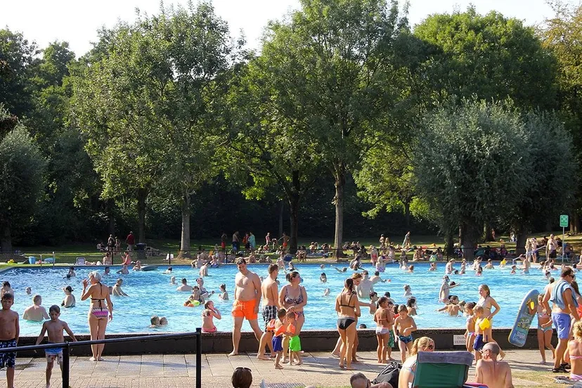 zwembad de nieuwe hateboer