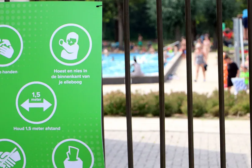 zwembad hateboer sittard corona tropische zomer