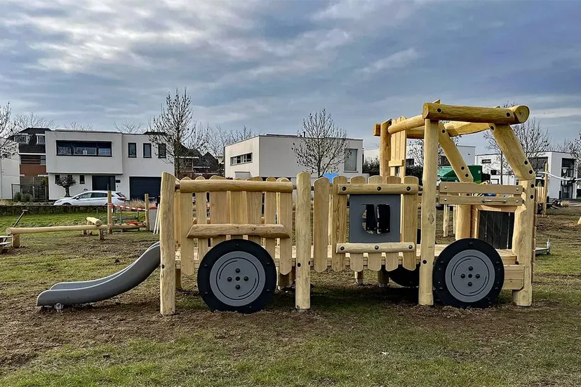nieuwe speeltoestellen de haese geleen