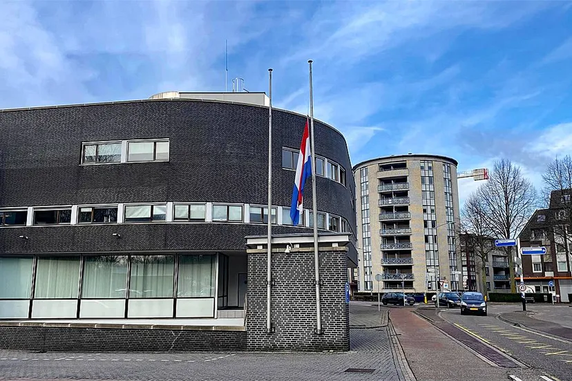 vlag halfstok politie