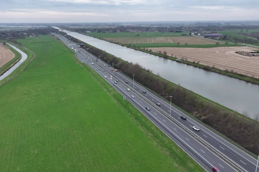 013 Algemeen beeld van de A2 met Julianakanaal
