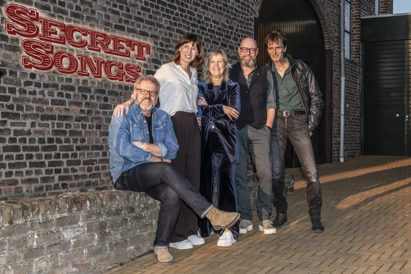 Secret Songs foto John Rutten met logo