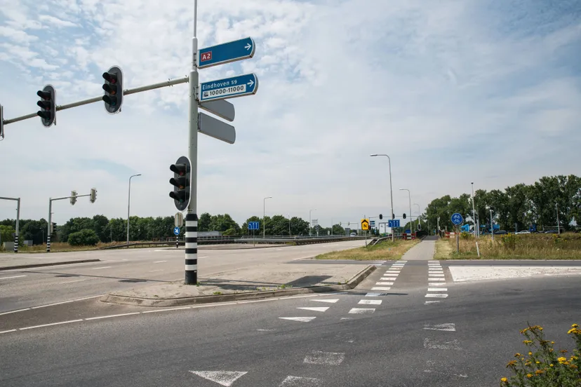 Viaduct Aldenhofweg bij afrit 47 Born