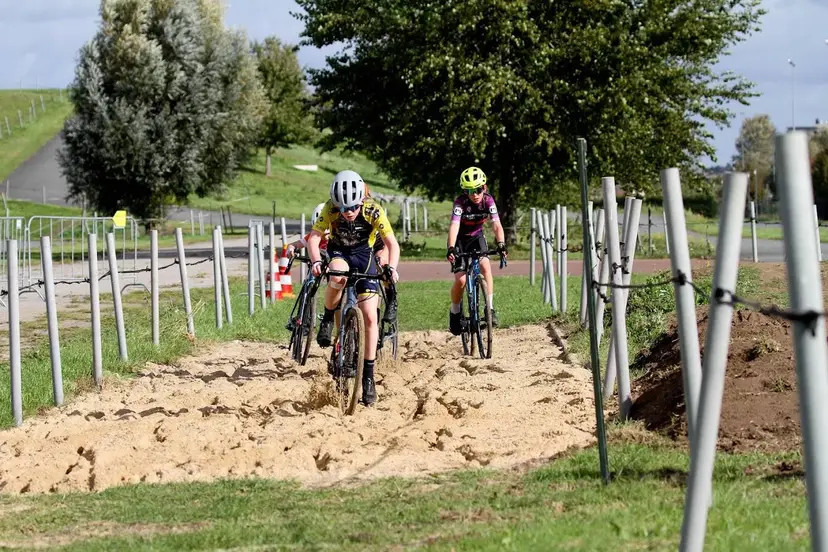 10-10-26 Jeugdveldrit Tom Dumoulin Bike Park Gerrie Tossings (1)