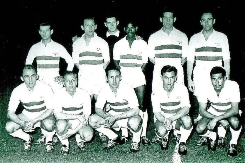 Foto Archief Koos Snijders Het elftal van F’54 dat in 1957 in Spanje tegen Real Madrid speelde
