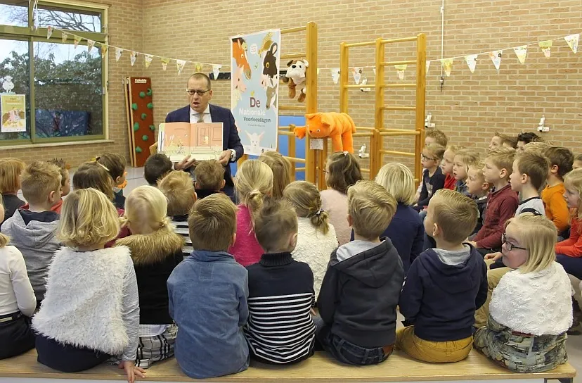 20160127 voorlezen burgemeester segers doornvelschool e1453923090701