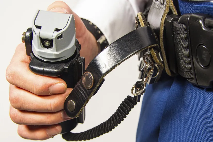 215444 pepperspray politie