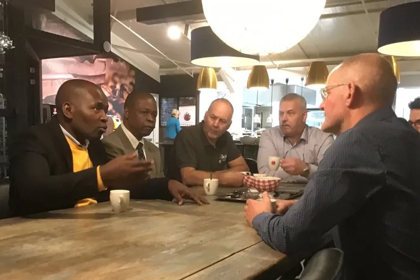 bezoek vanuit malawi bij boer staphorst sgpwdodelta