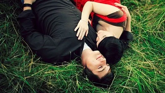 csm verliefd koppel in gras web 01 eae833166d e1433197445797