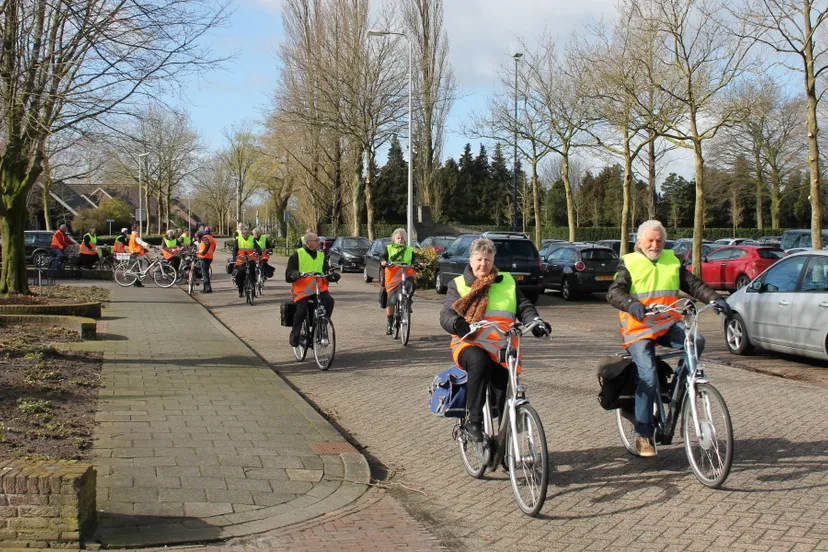 deelnemers training op elektrische fiets e1427985785273