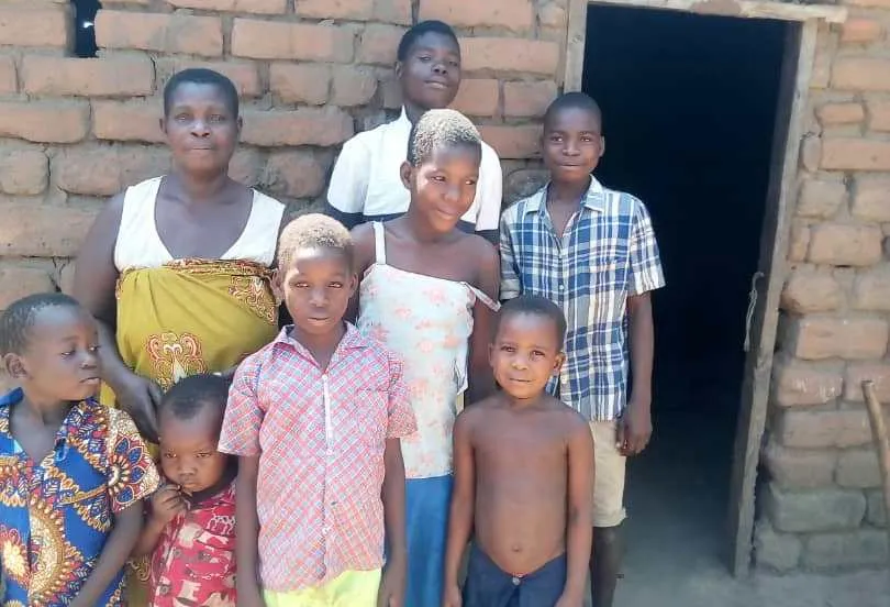 flora en haar zeven kinderen beeld stphanos