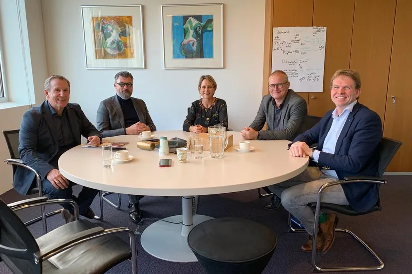 foto ondertekening overname mooiland 20191218