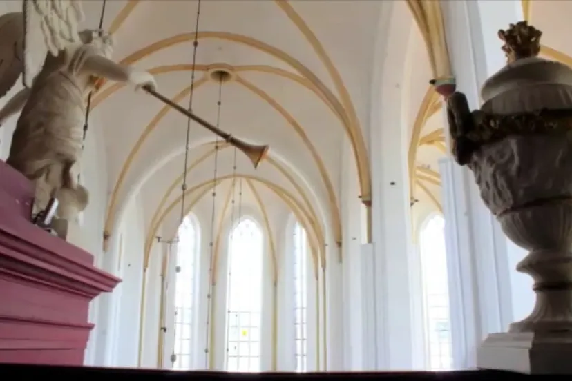 interieur kerk hasselt vanaf orgel