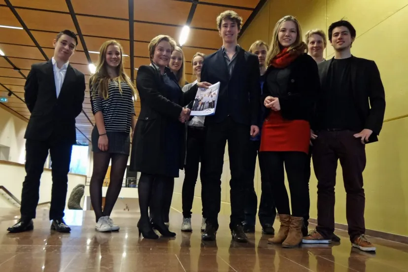 jongerenraad overijssel1 e1428928043218