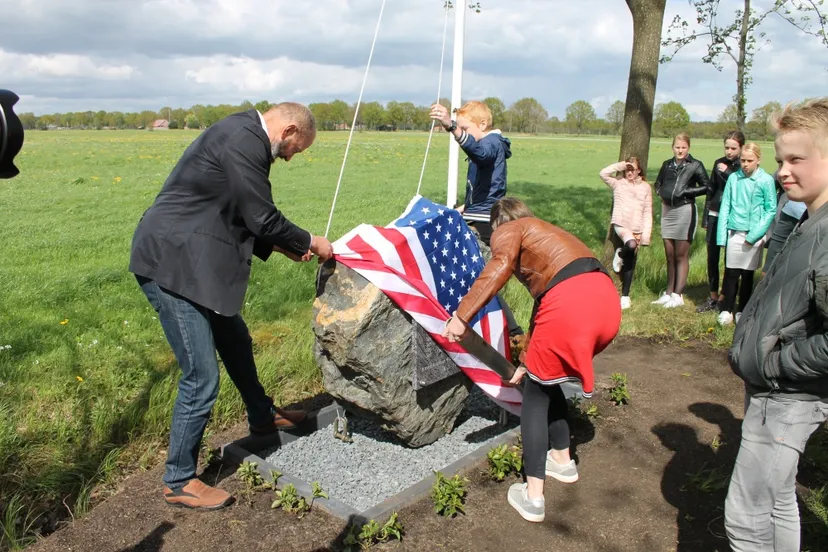 monument zwarteveenweg 3