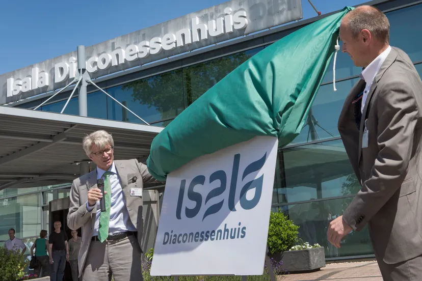 onthulling logo isala diaconessenhuis e1435762128369