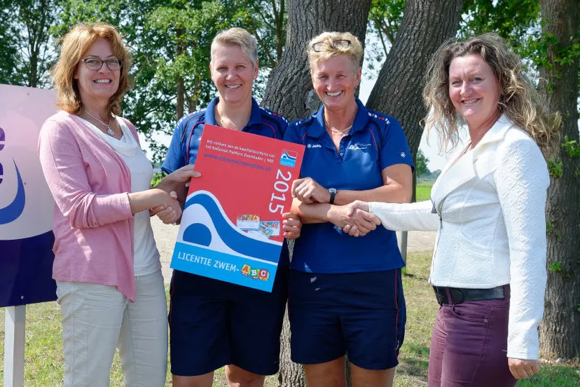 overhandiging1 e1485009034928