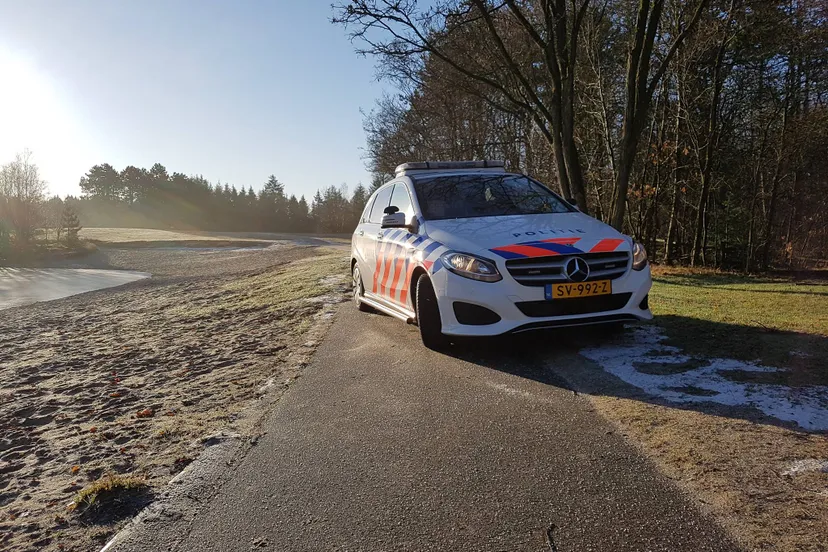 politieauto in zarte dennen politie staphorst