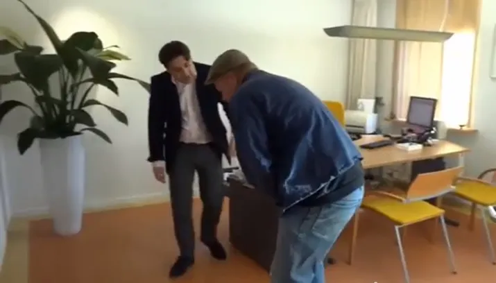 thema klompenrace 2015 jan petter bij de dokter