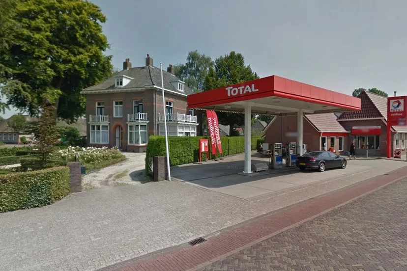 total tankstaion rouveen google streetview e1457992575710