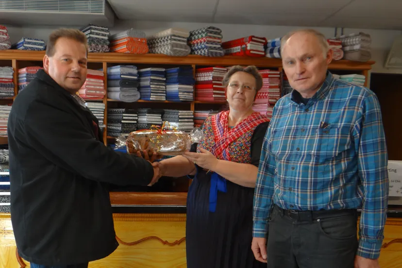 uitreiking prijs historische vereniging bloemert vloedgraven henk koobs e1451904287994