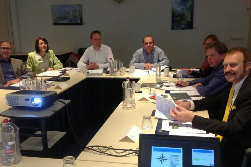 vertrouwenscommissie op cursus dik vedder via twitter e1432219301593