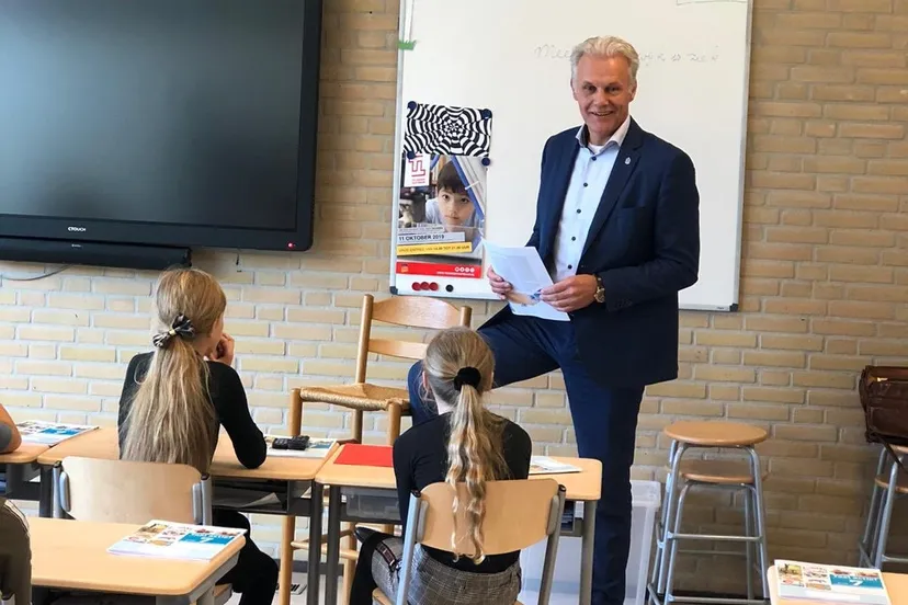 voorlezen lucas mulder in de klas