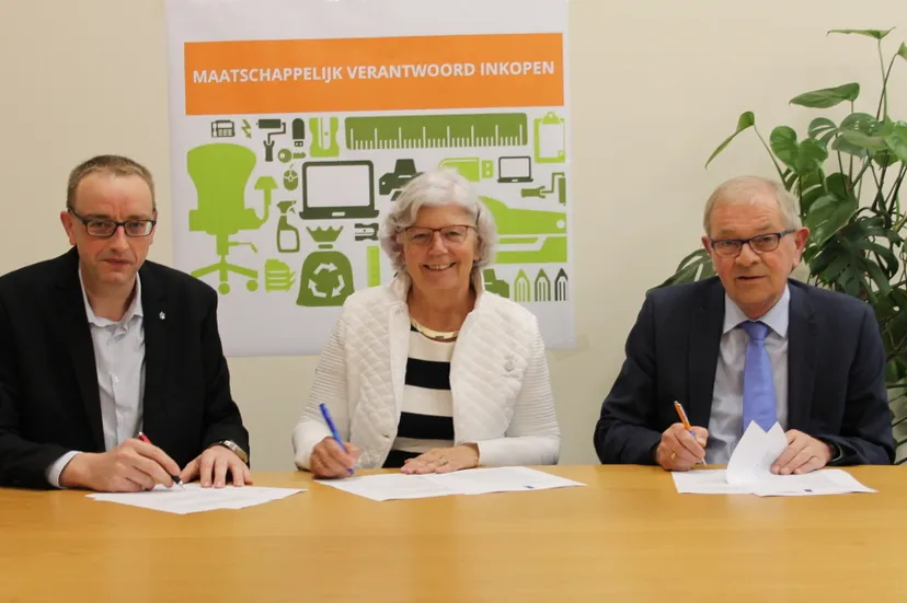 wethouders ondertekenen manifest mvi e1490801663309