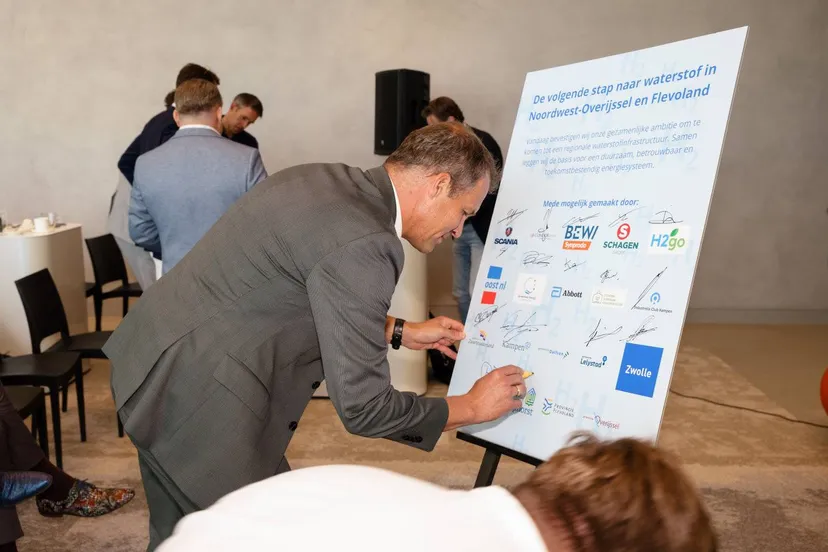 20260629 ondertekening wethouder Bos