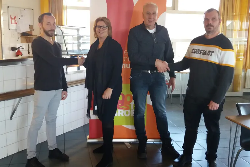 200305 sonja fokkens en harm knol feliciteren twee nieuwe collegas e1583751499283