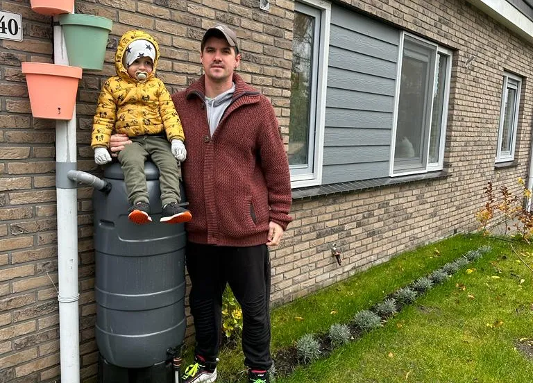 231220 foto regenton en groenstrook