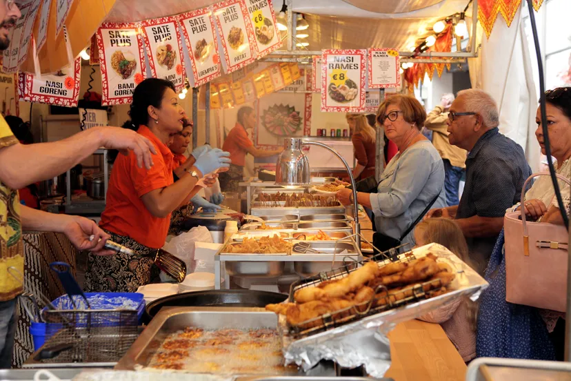 3 restaurant pasar malam rob daniels