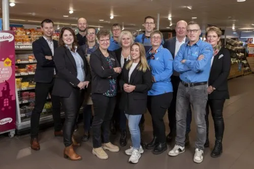 500 hetteamvanalbertheijnsteenwijkkijktuitnaardeopeningvanhunnieuwewinkelfotondashalbertheijnandriesvanderree