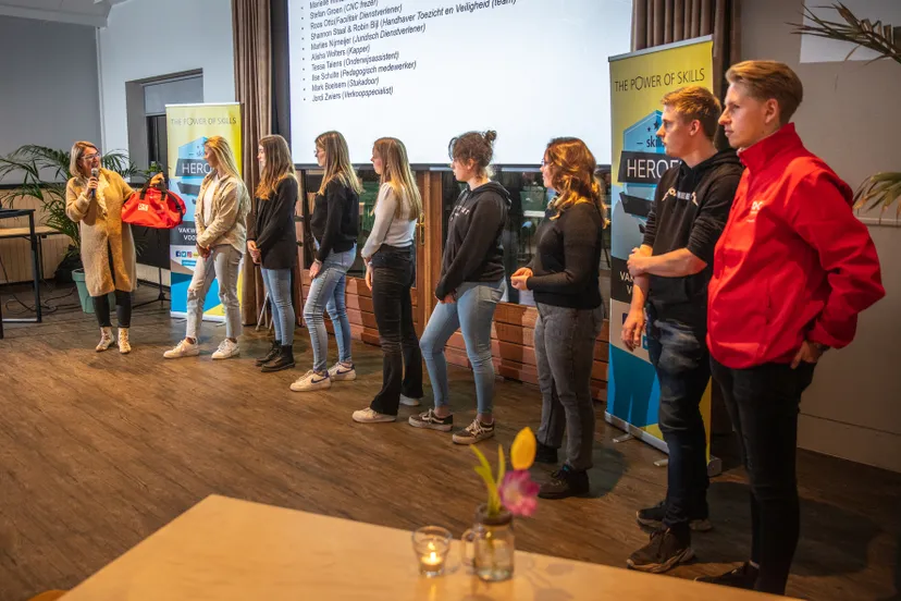 aof 20220301 dc dc heroes 4472 50