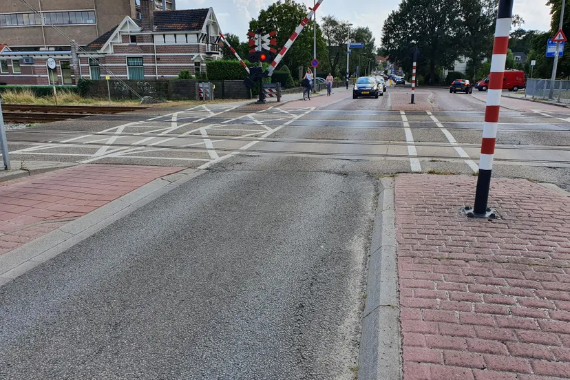 foto eesveenseweg spoorwegovergang 50