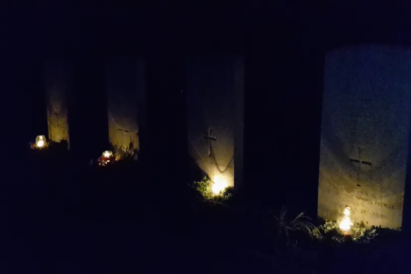 lichtjes op oorlogsgraven 2