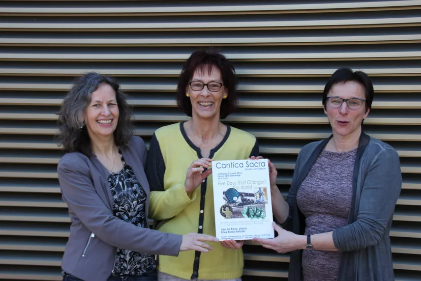 overhandiging kaarten cantica sacra kopie