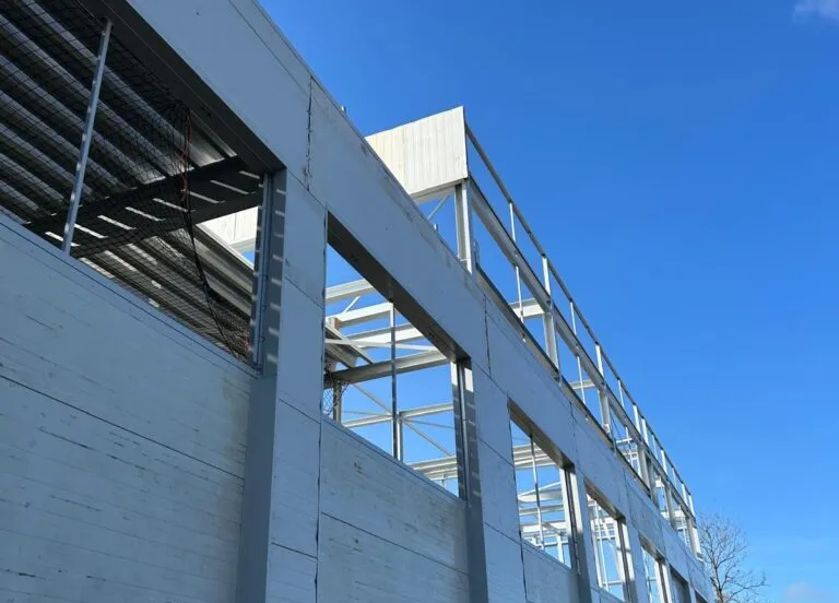 2025-12-Van-meerpalen-tot-hergebruikte-gevelpanelen-foto-gevel-werkplaats-768x1024