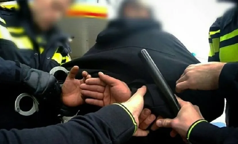 aanhouding door agenten op straat1