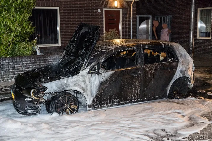 auto uitgebrand van der aastraat