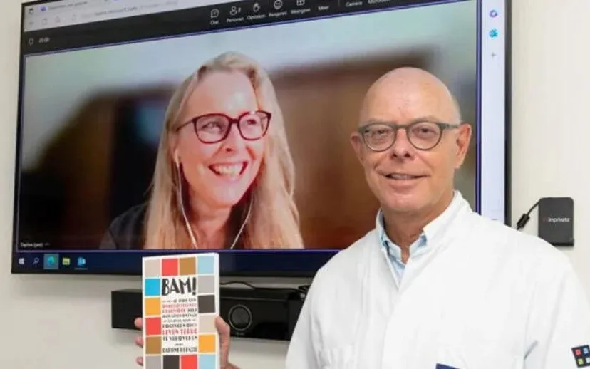 boekoverhandiging bam leo visser 8553 web 915x518 1